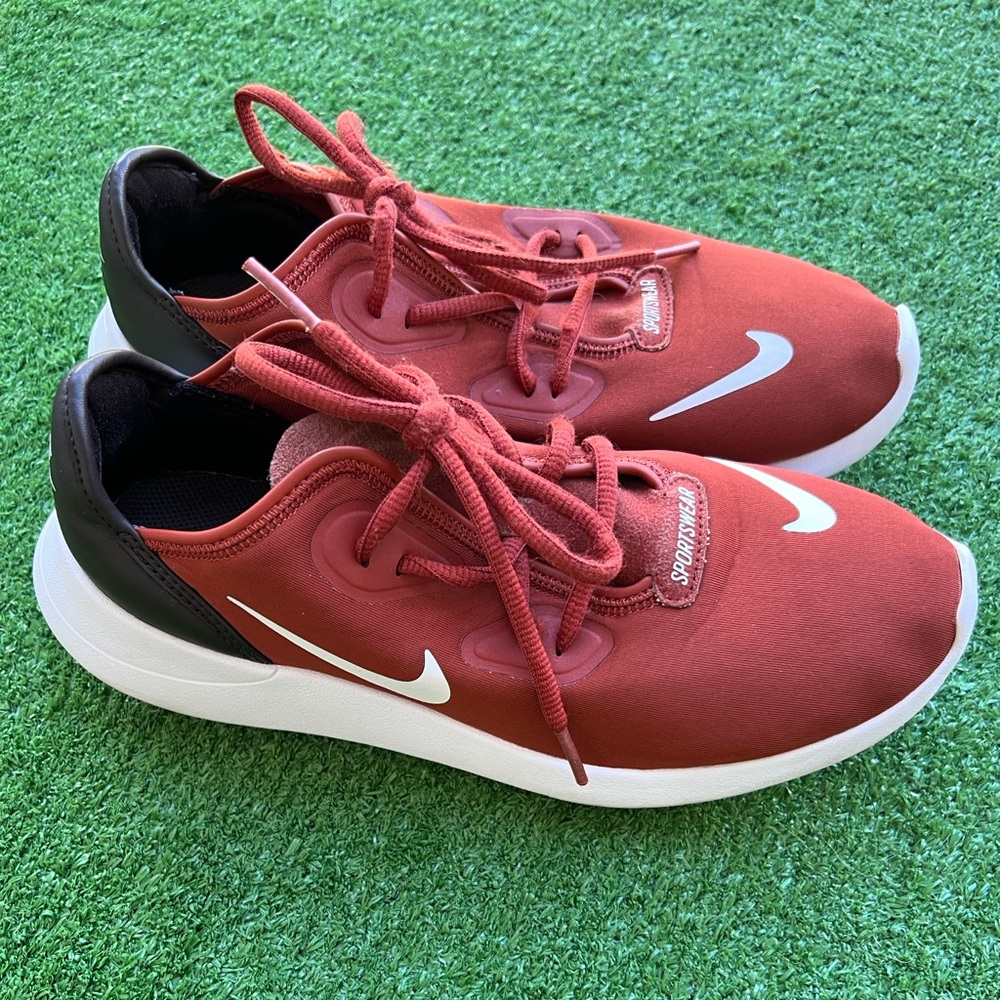 NIKE  WOMEN CHILI RED SNEAKERS RUNNING SHOES SZ 6Y MADE IN VIETNAM